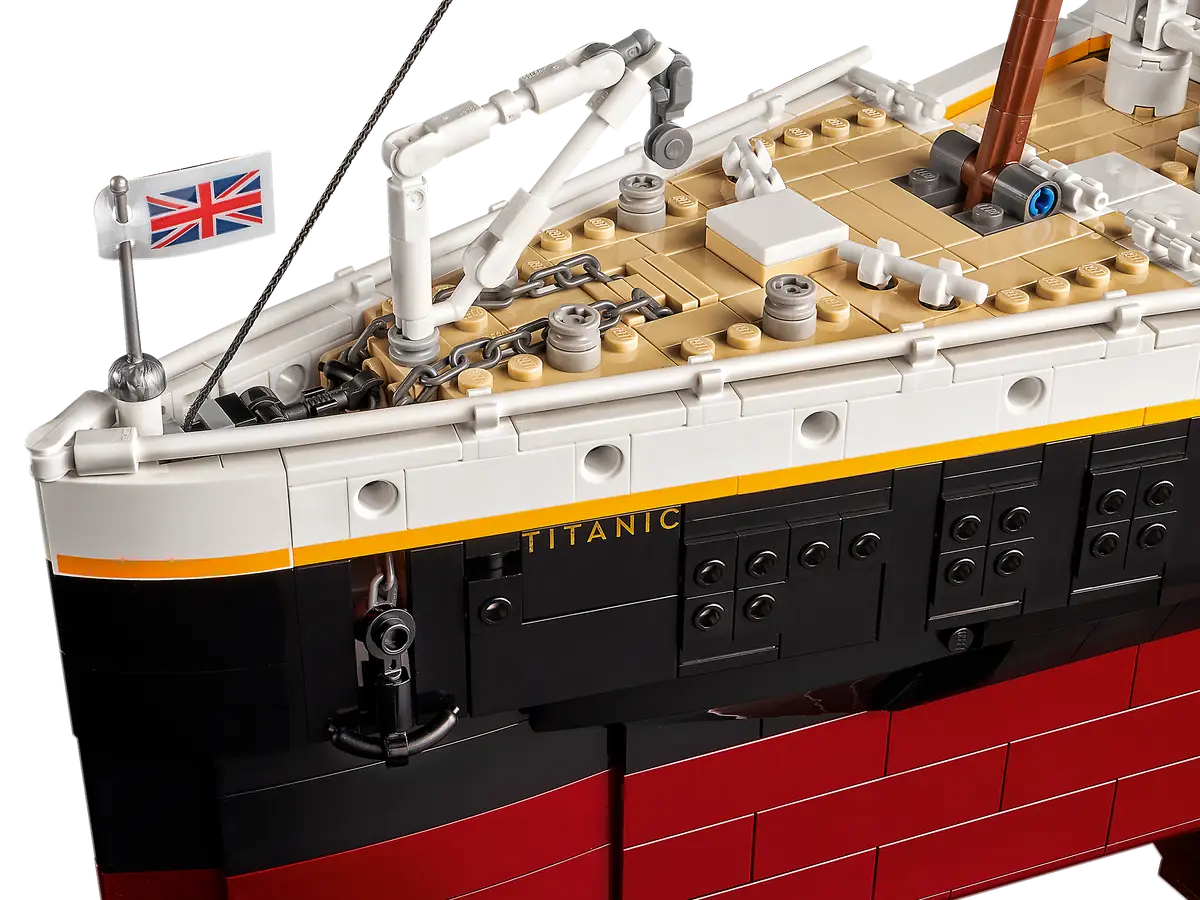 Icons Titanic (10294) | 1:200 Scale Model Ship | 9,090 Pieces