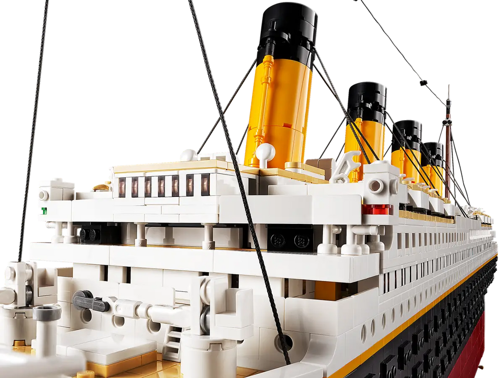 Icons Titanic (10294) | 1:200 Scale Model Ship | 9,090 Pieces