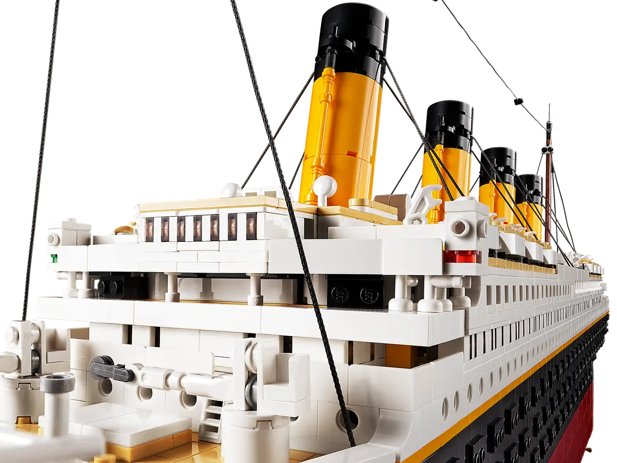 Icons Titanic (10294) | 1:200 Scale Model Ship | 9,090 Pieces