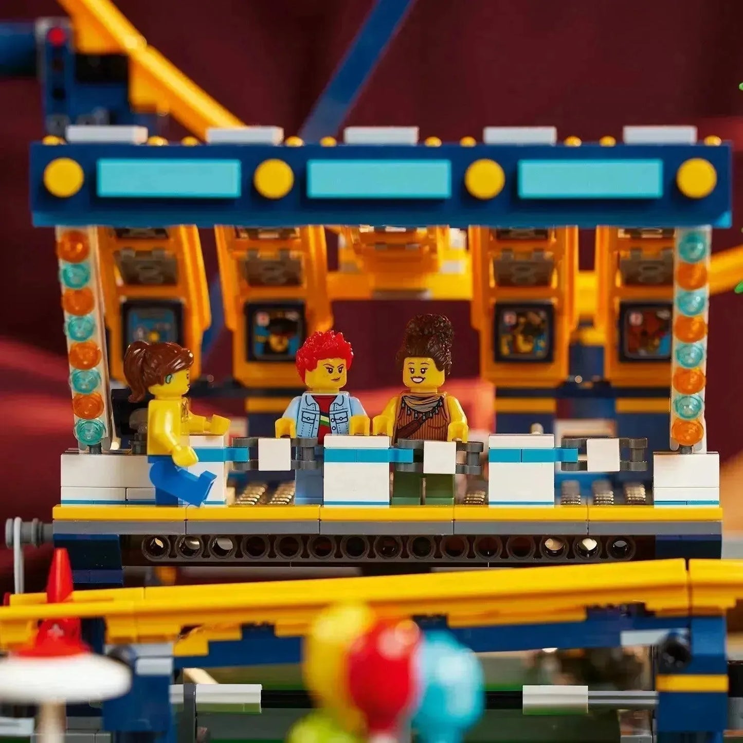 Amusement Park Loop Coaster - 10303