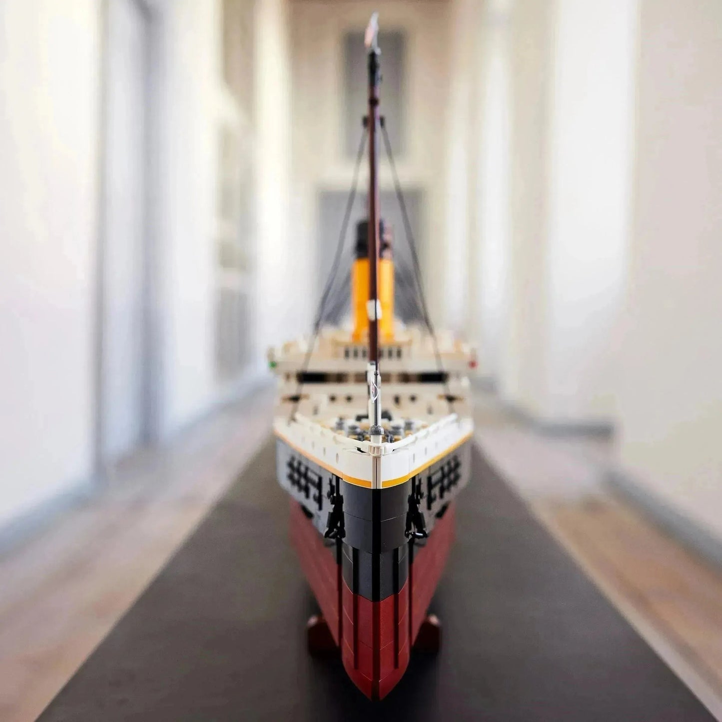 RMS Titanic Ocean Liner - 10294