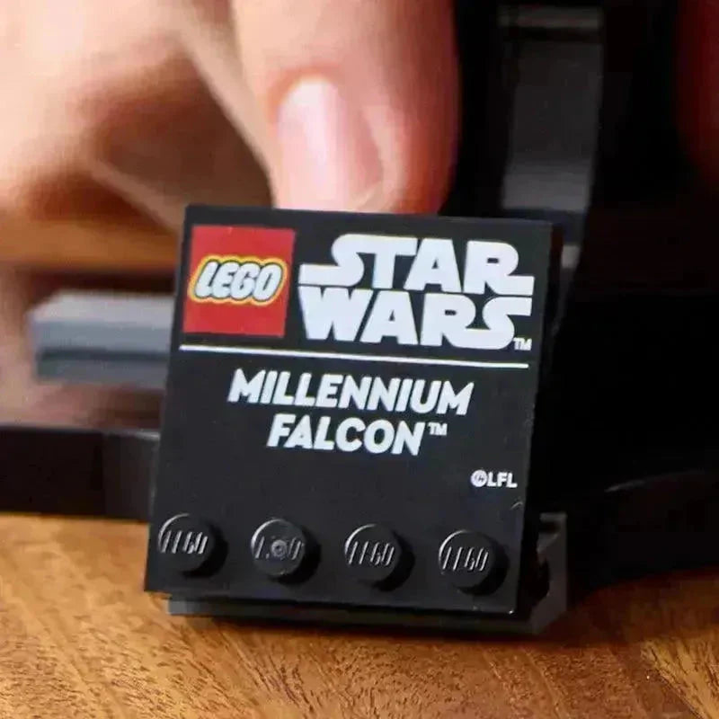 Millennium Falcon™ 75375 StarWars