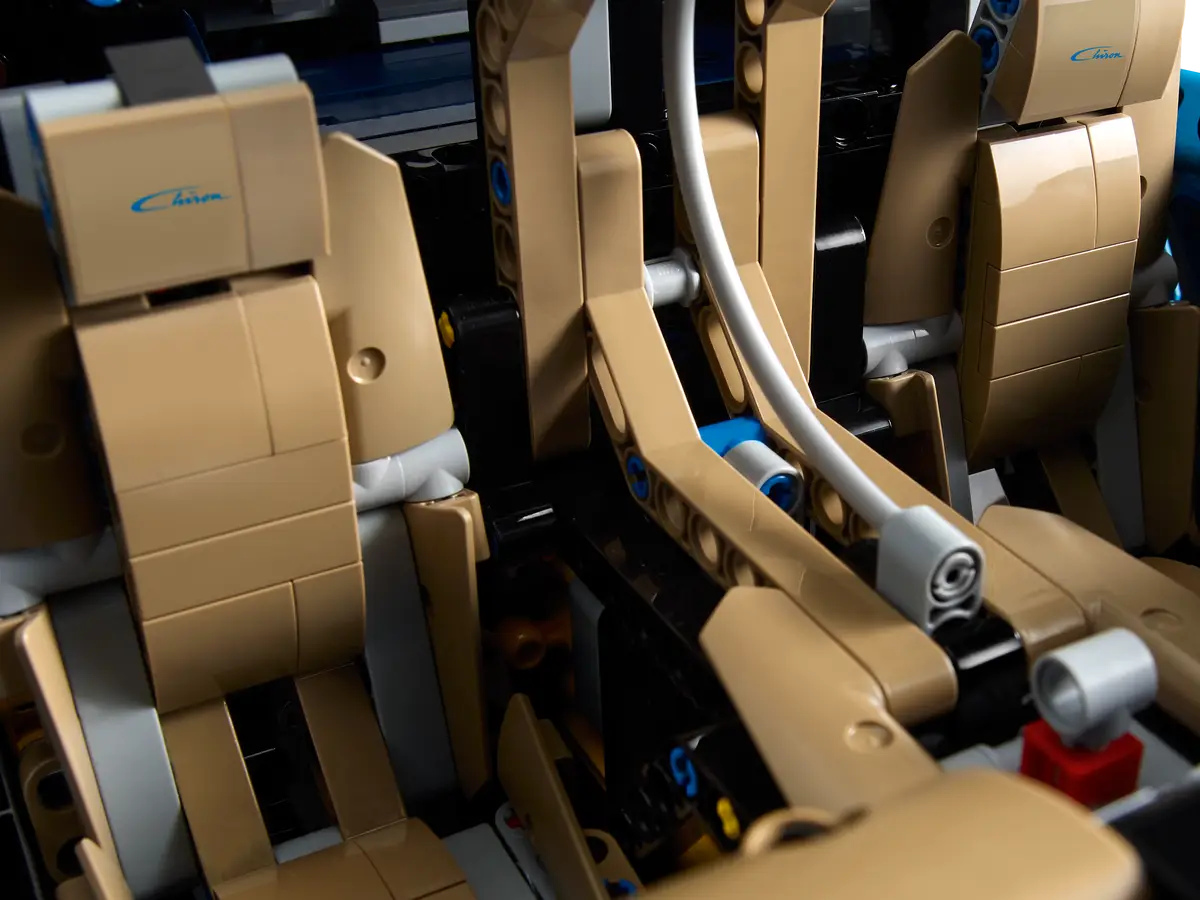 Technic Bugatti Chiron 42083 Supercar Kit