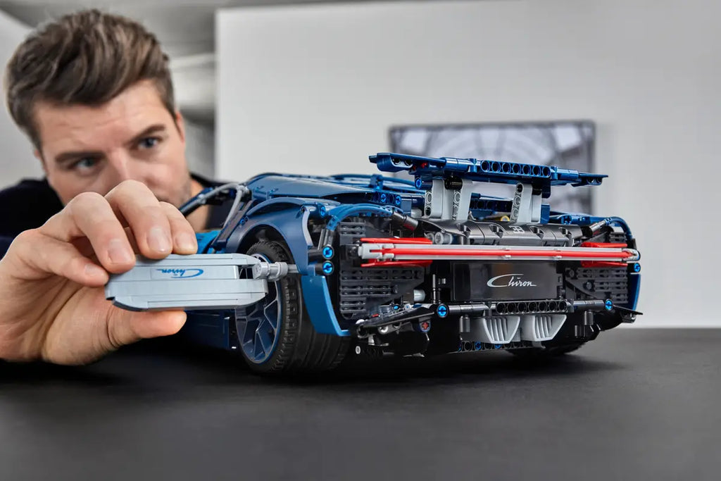 Technic Bugatti Chiron 42083 Supercar Kit