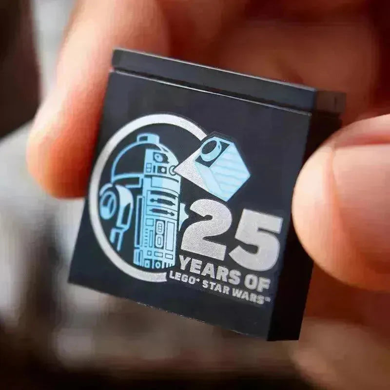 Millennium Falcon™ 75375 StarWars