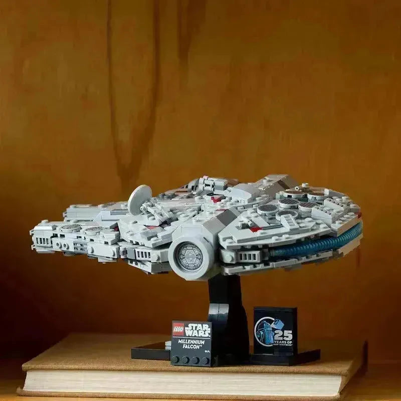 Millennium Falcon™ 75375 StarWars