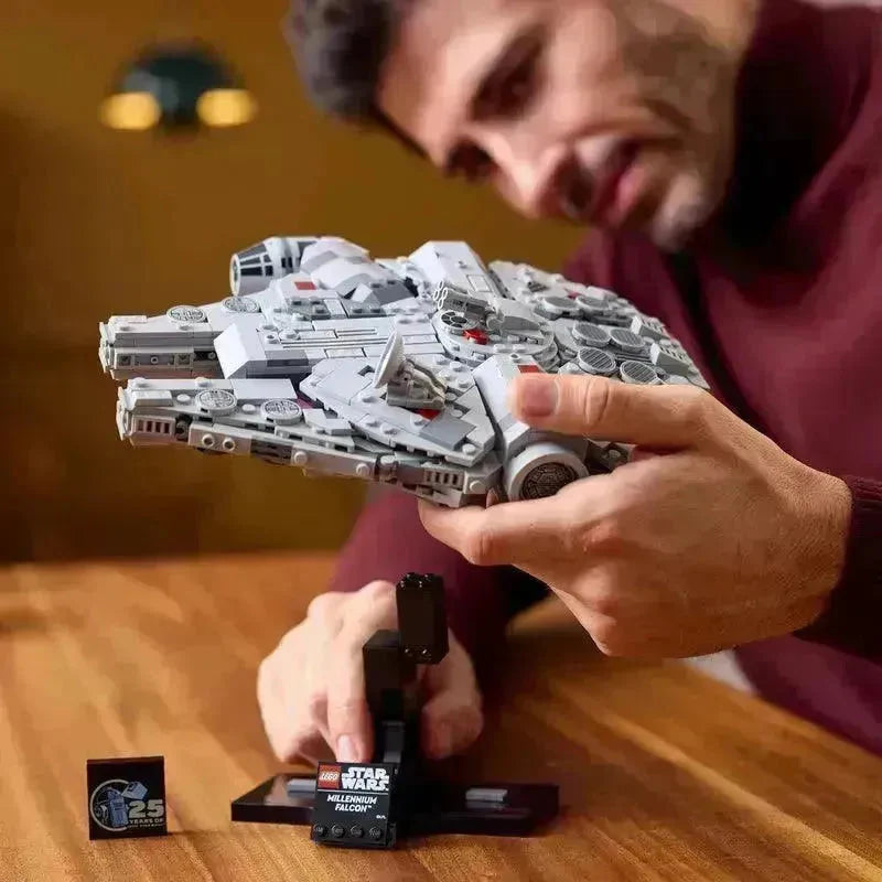 Millennium Falcon™ 75375 StarWars