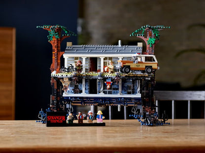 Upside Down Mystery House - 75810